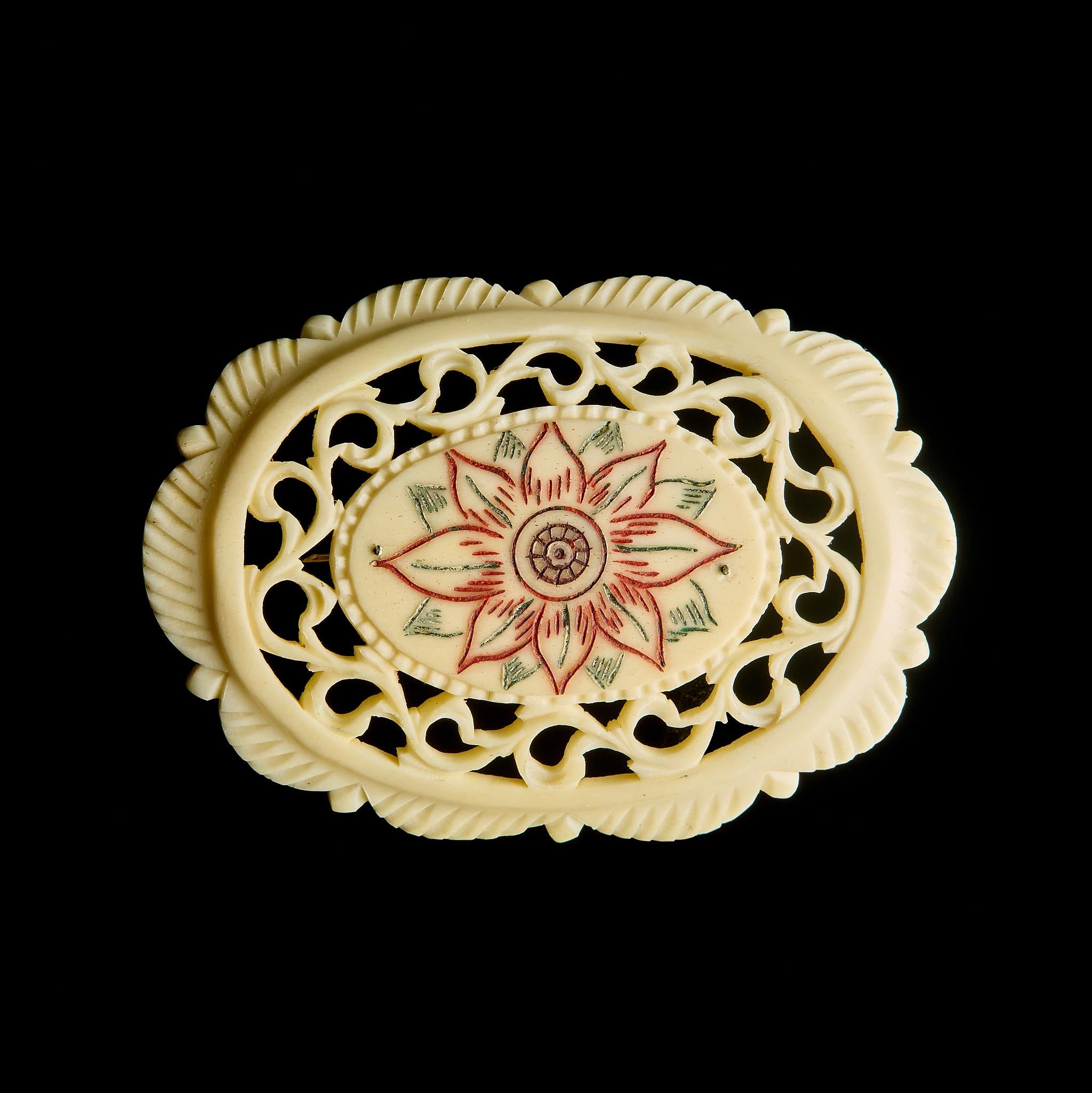 Vintage Inuit Bone Brooch: Hand-Carved Floral Design | Ethnic Jewelry, USSR 1950s–60s